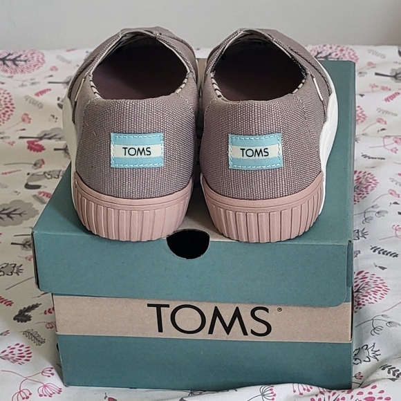 TOMS Grey with mixed pinks and Pink back Slip ons - Picture 3 of 9